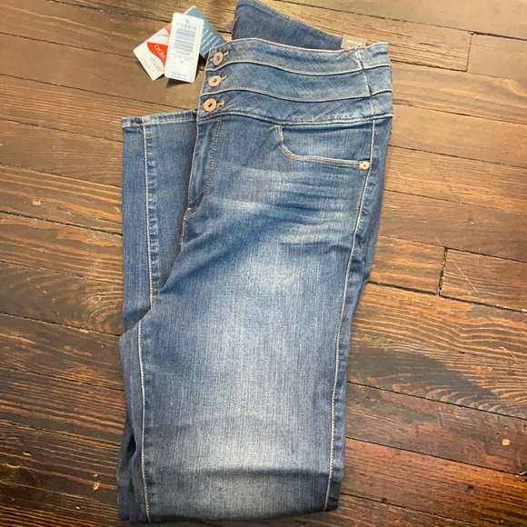 Torrid jeans - Picture 1 of 6